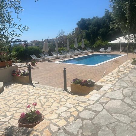 Magda'S Hotel Apartments ปาร์กา ภายนอก รูปภาพ