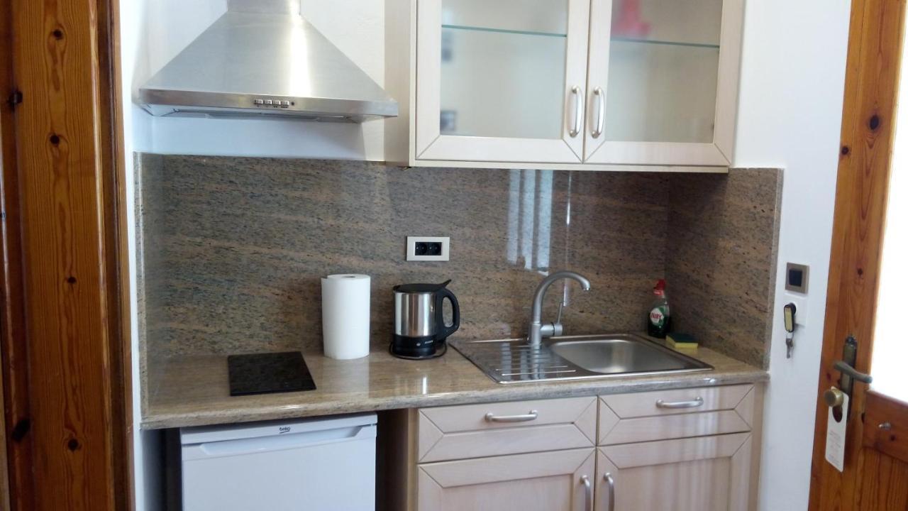 Magda'S Hotel Apartments ปาร์กา ภายนอก รูปภาพ