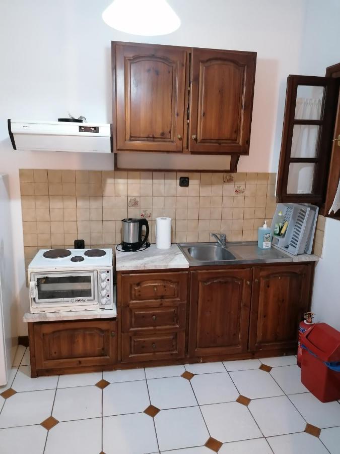 Magda'S Hotel Apartments ปาร์กา ภายนอก รูปภาพ