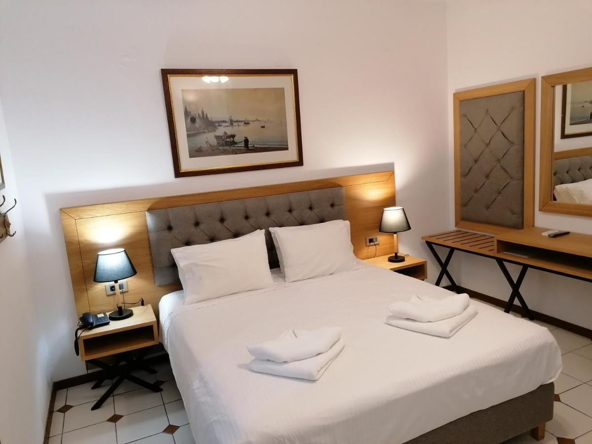 Magda'S Hotel Apartments ปาร์กา ภายนอก รูปภาพ
