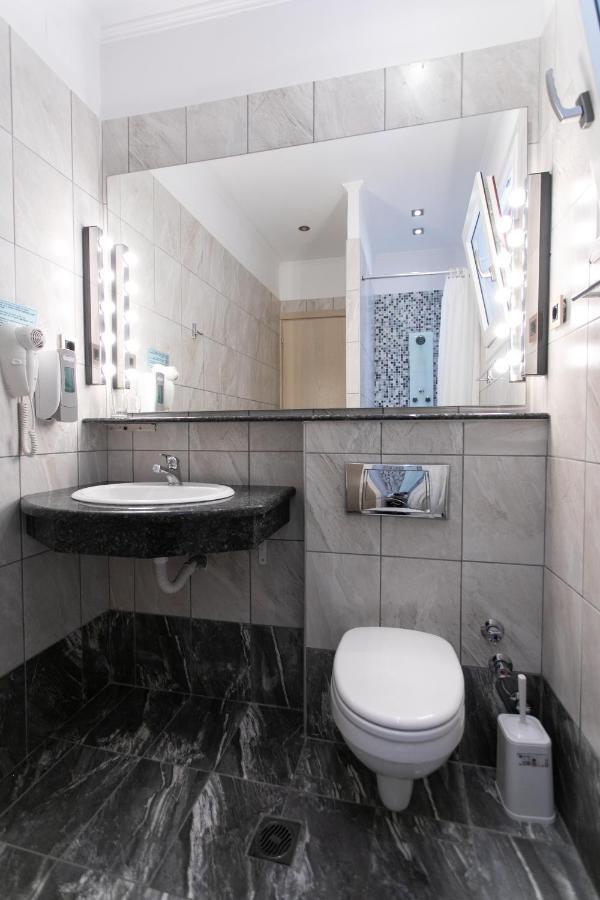 Magda'S Hotel Apartments ปาร์กา ภายนอก รูปภาพ