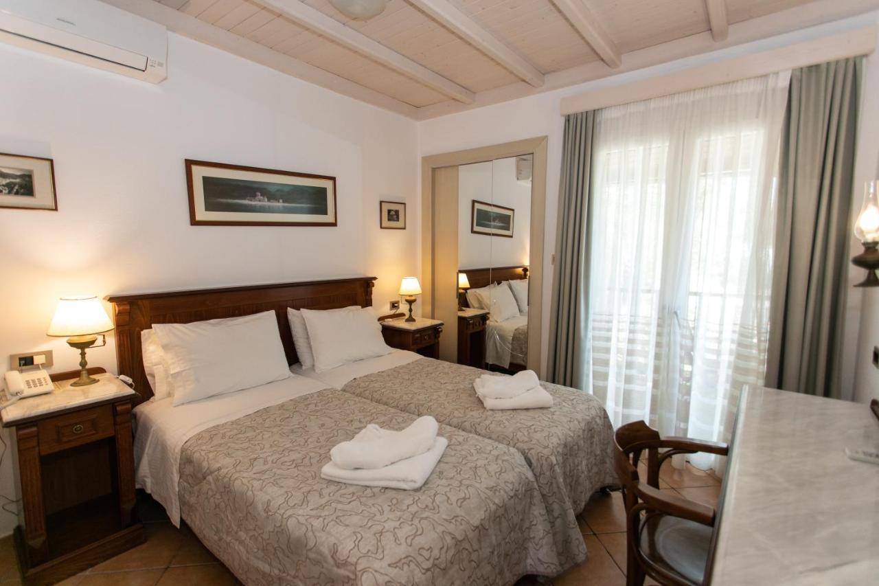 Magda'S Hotel Apartments ปาร์กา ภายนอก รูปภาพ