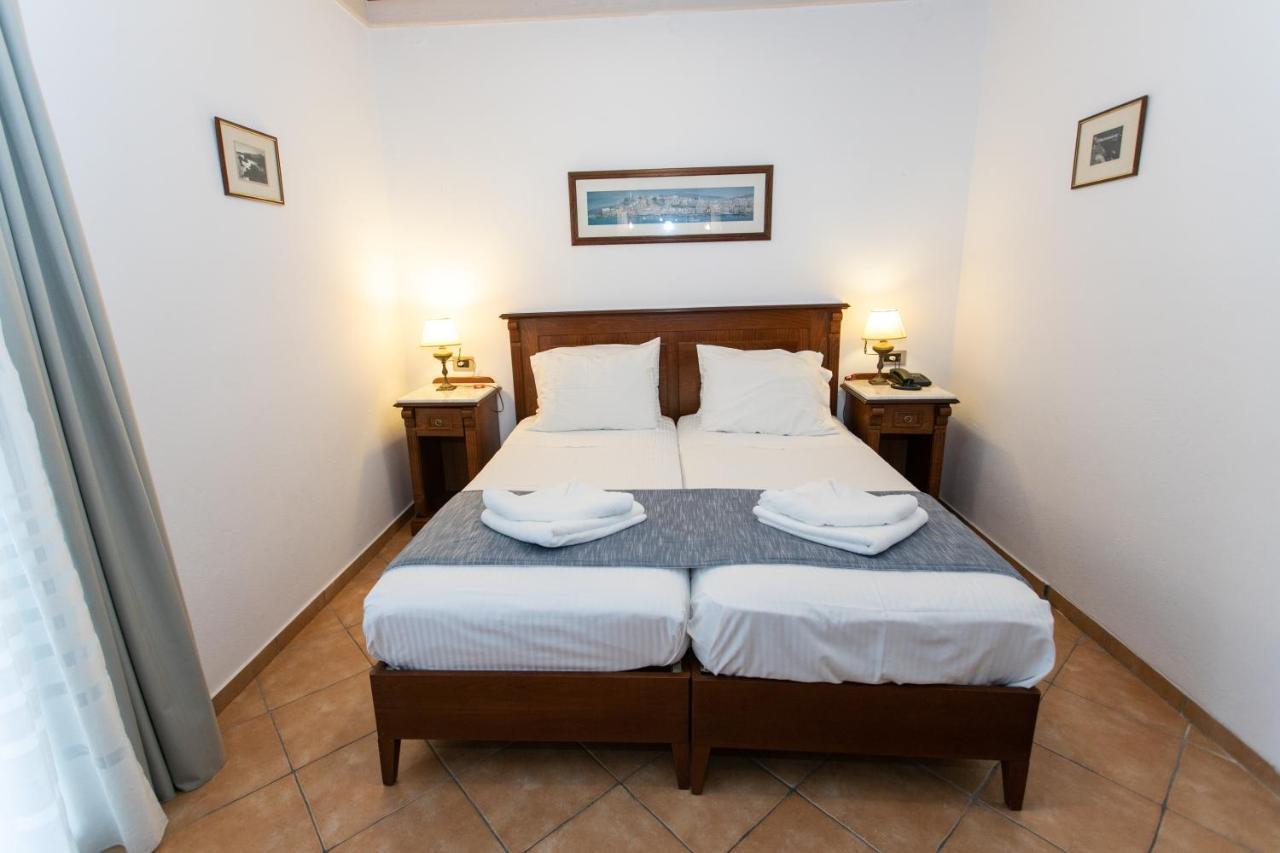 Magda'S Hotel Apartments ปาร์กา ภายนอก รูปภาพ