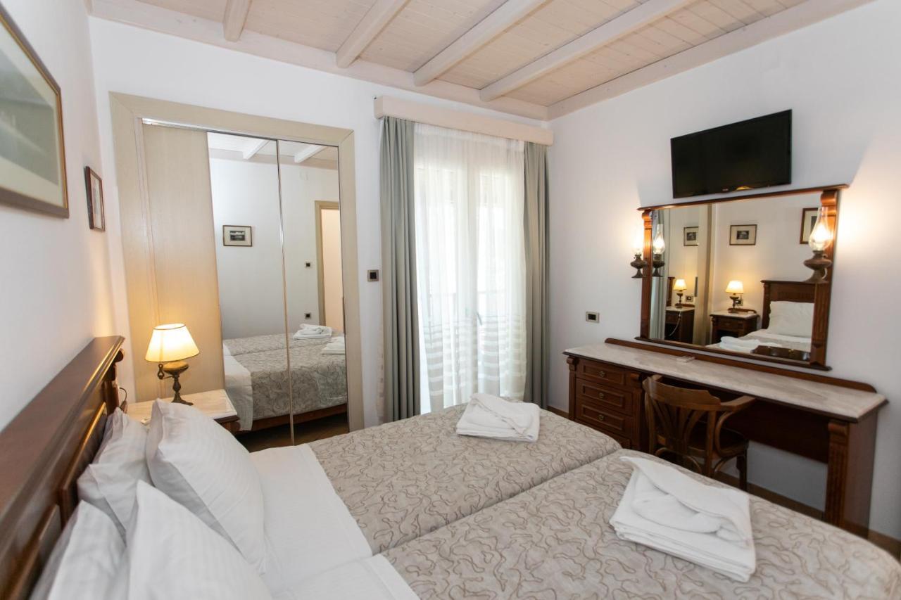 Magda'S Hotel Apartments ปาร์กา ภายนอก รูปภาพ