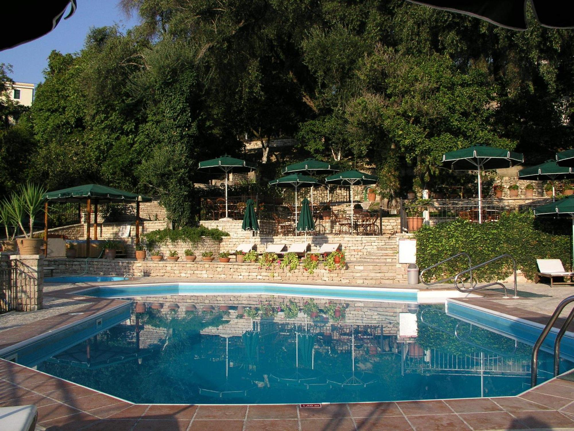 Magda'S Hotel Apartments ปาร์กา ภายนอก รูปภาพ