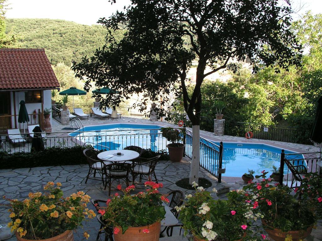 Magda'S Hotel Apartments ปาร์กา ภายนอก รูปภาพ